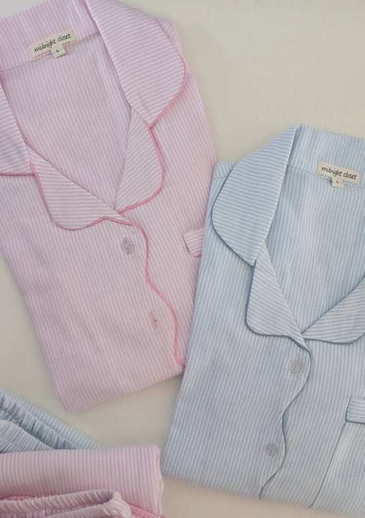 Blue striped and scalloped set