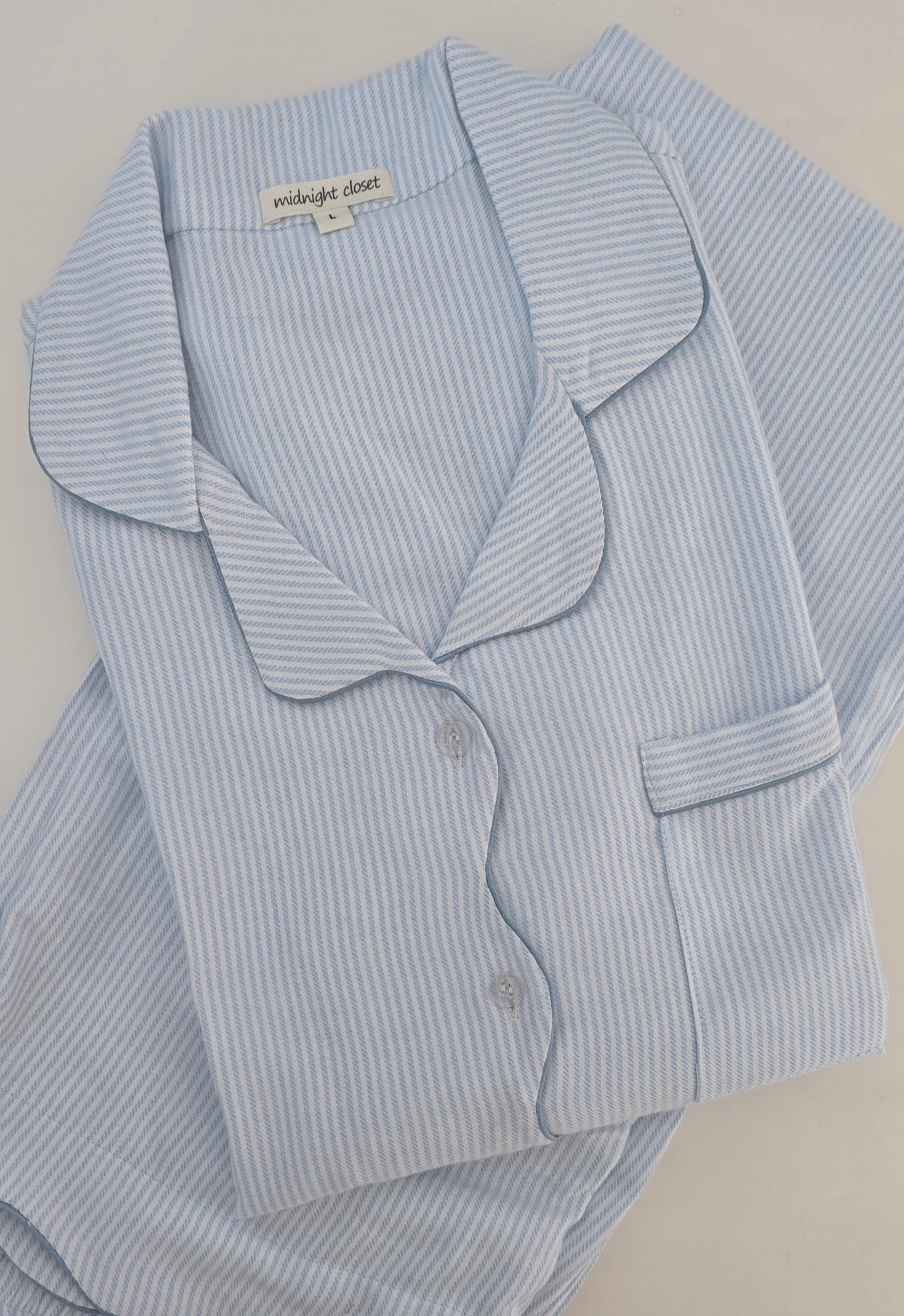 Blue striped and scalloped set