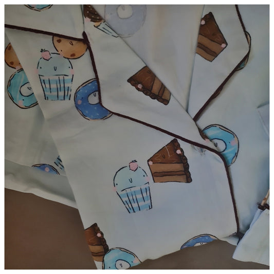 Baby blue cupcake print