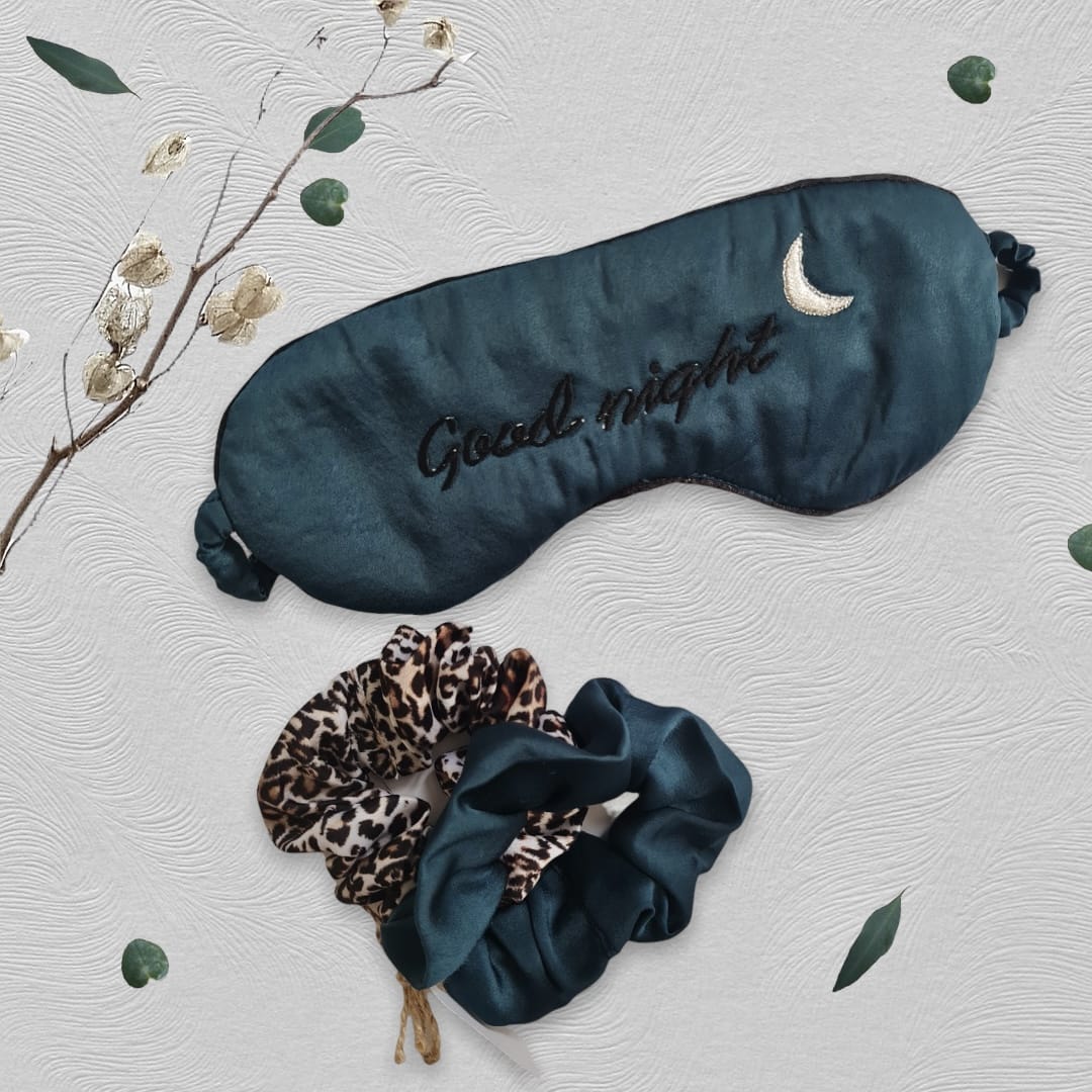 Satin green eyemask & scrunchie set